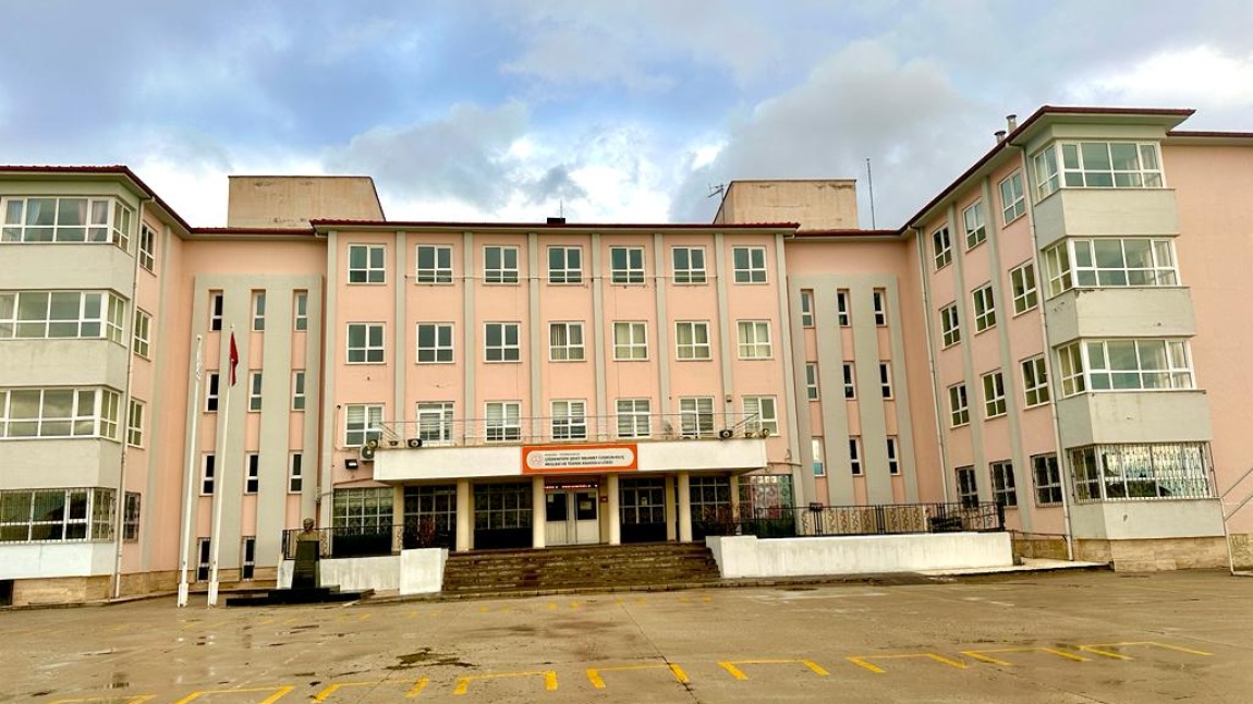 Çiğdemtepe Şehit Mehmet Coşkun Kılıç Mesleki ve Teknik Anadolu Lisesi Fotoğrafı